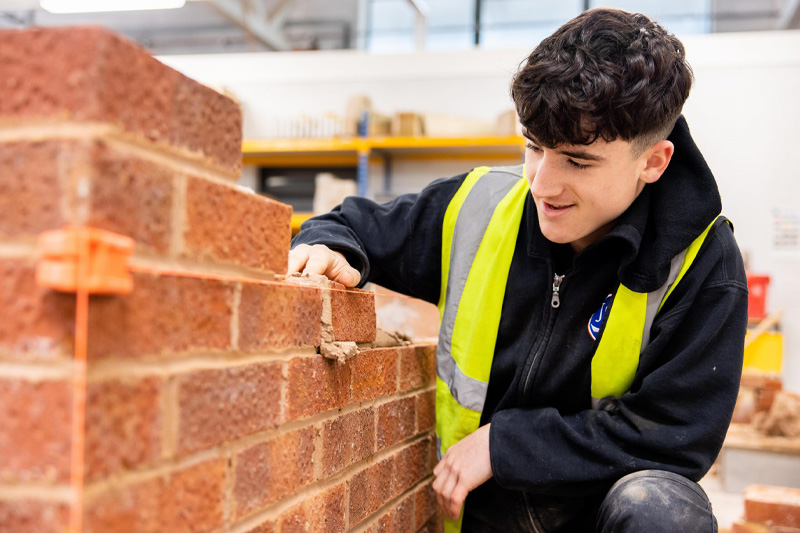 Bricklayers' public liability coverage
